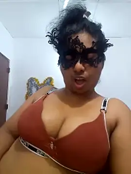 Expose Queen online show from 04.19.26