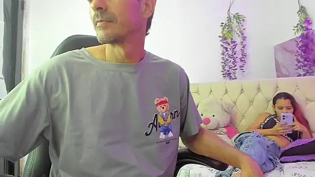 Sofi And Santy online show from 04.21.26