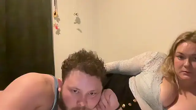 Snapshot of MilfWithStud chatting on 10.11.25 MilfWithStud online show from 10.11.25