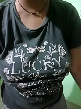 Snapshot of your_mahek123 chatting on 10.29.25 your mahek123 online show from 10.29.25