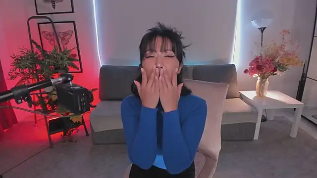 Erika Kim online show from 11.22.25