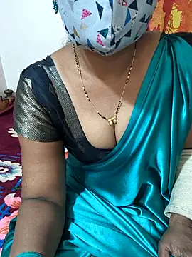 Snapshot of Best_Kannada_Couple chatting on 04.04.26 Best Kannada Couple online show from 04.04.26