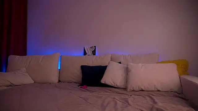  infinitespring  online show from 10.30.25