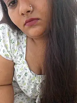 Snapshot of Saffroncutie chatting on 10.15.25 Saffroncutie online show from 10.15.25