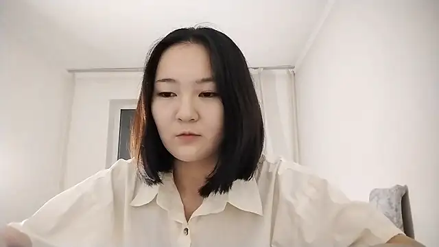 Lyndasilk online show from 10.22.25