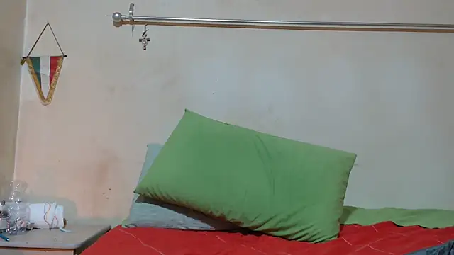 Monellaxx online show from 12.04.25