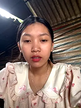 linh-lan1 online show from 11.17.25