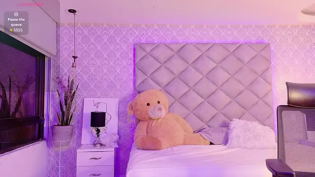 CARO ADAMS1 online show from 02.18.26