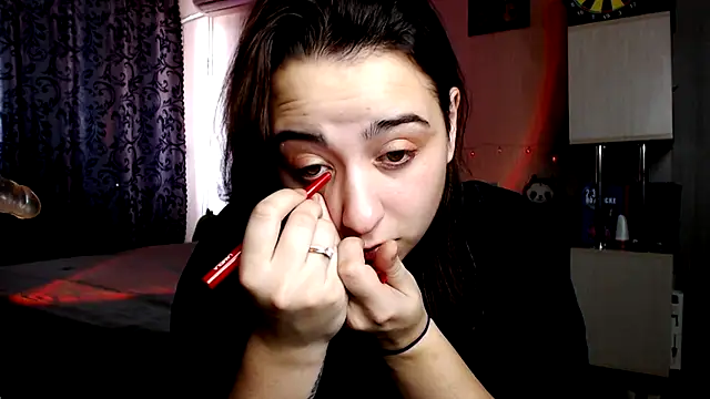 Snapshot of OliviaHeart chatting on 10.21.25 OliviaHeart online show from 10.21.25