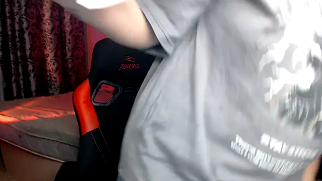 Snapshot of OliviaHeart chatting on 10.27.25 OliviaHeart online show from 10.27.25