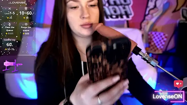 AliceOfWondersS online show from 02.02.26