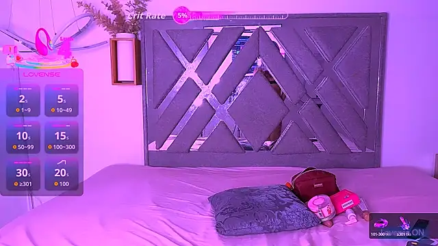 Snapshot of amber_love03 chatting on 10.17.25 amber love03 online show from 10.17.25