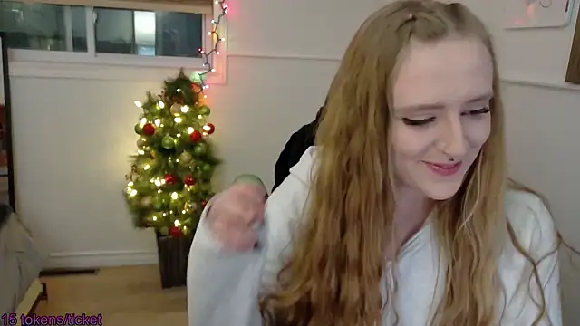 Snapshot of Pattyworld69 chatting on 12.15.25 Pattyworld69 online show from 12.15.25