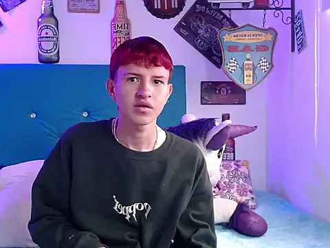 Snapshot of ANDRES_ANTONIO chatting on 10.17.25 ANDRES ANTONIO online show from 10.17.25