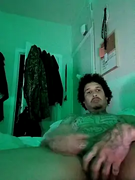 Snapshot of swipeswanger chatting on 10.14.25 swipeswanger online show from 10.14.25