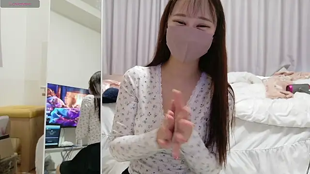 Snapshot of Komomo_ch chatting on 03.27.26 Komomo ch online show from 03.27.26