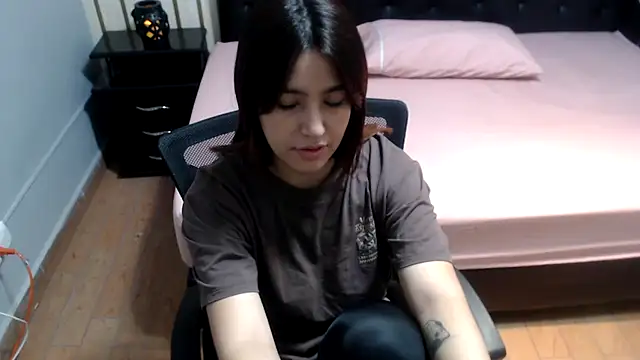 1evelinewood online show from 03.17.26