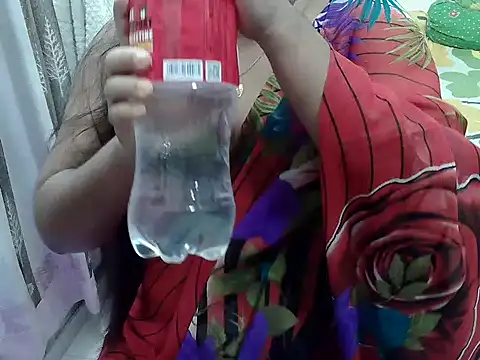 Snapshot of SexyRani2000 chatting on 10.12.25 SexyRani2000 online show from 10.12.25