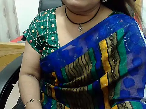 Snapshot of SexyRani2000 chatting on 07.29.26 SexyRani2000 online show from 07.29.26