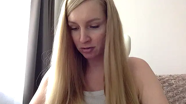 Snapshot of Neralith chatting on 07.18.26 Neralith online show from 07.18.26
