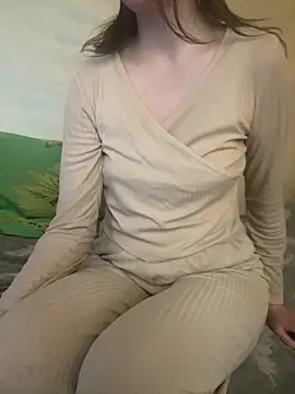 Snapshot of KittieCreme chatting on 04.25.26 KittieCreme online show from 04.25.26