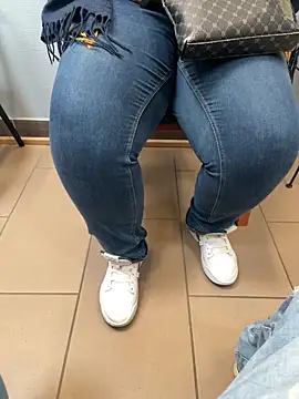 kevetvivi online show from 11.29.25