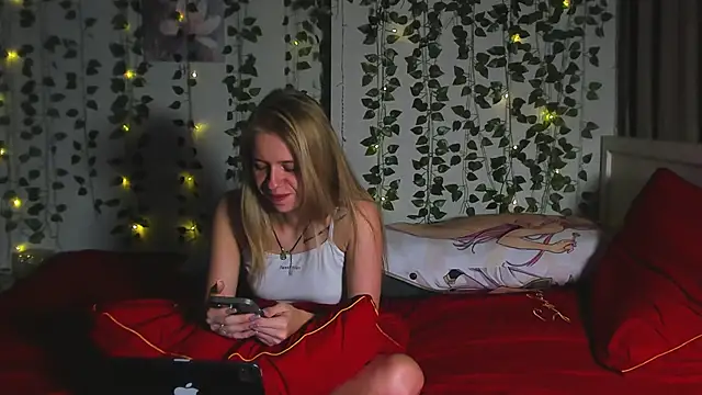 Sweet Student online show from 10.20.25
