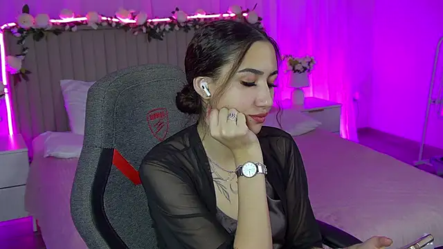 RebeckaThornton online show from 12.17.25