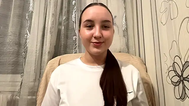 Snapshot of DaisyMolly chatting on 10.14.25 DaisyMolly online show from 10.14.25