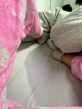 Snapshot of Violetta_teen chatting on 10.15.25 Violetta teen online show from 10.15.25