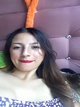 Snapshot of Naomy-daviis chatting on 10.23.25 Naomy-daviis online show from 10.23.25