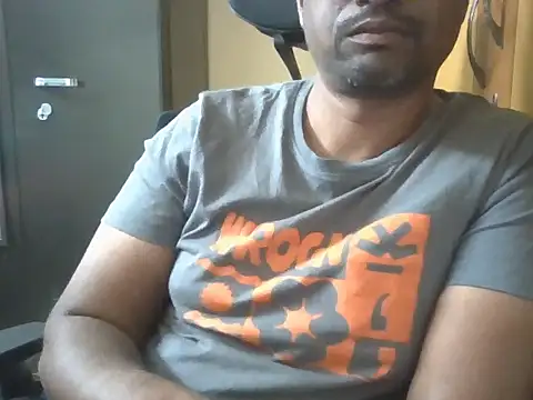Snapshot of mpl_sub4 chatting on 11.27.25 mpl sub4 online show from 11.27.25