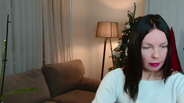 LittleNicolee online show from 12.17.25