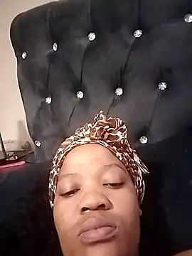 CaramelBoootie online show from 11.11.25