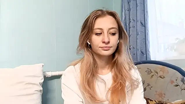 AmeliLia online show from 10.17.25