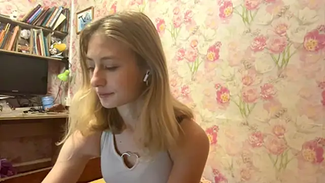 AmeliLia online show from 12.18.25