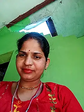 Karishma cute online show from 11.11.25