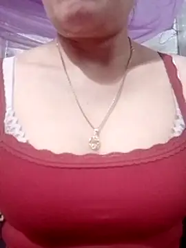 YiyinLy online show from 02.25.26