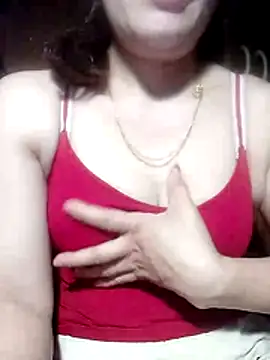 YiyinLy online show from 04.06.26