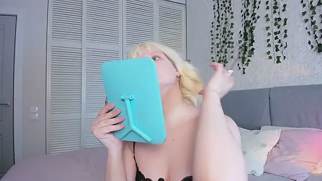 Snapshot of Stacy_Starr chatting on 06.16.26 Stacy Starr online show from 06.16.26