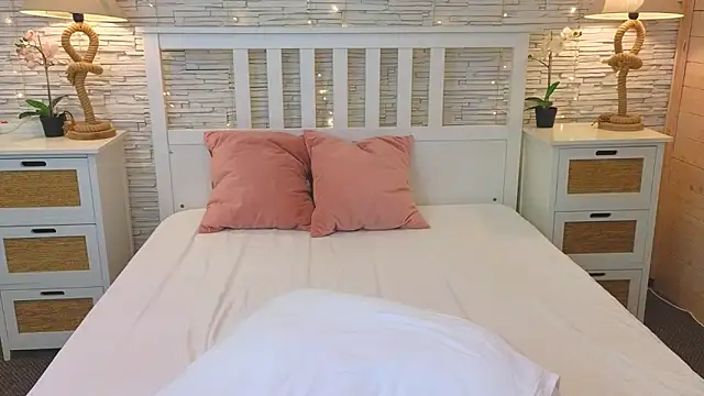 Soft Lilly online show from 04.16.26