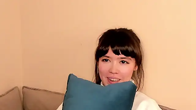 Snapshot of SandieMuss chatting on 10.14.25 SandieMuss online show from 10.14.25