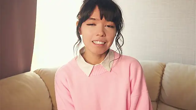 Snapshot of SandieMuss chatting on 10.18.25 SandieMuss online show from 10.18.25