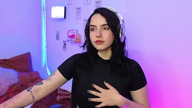 Emily Lindey online show from 02.06.26