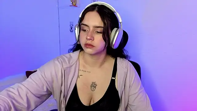 Emily Lindey online show from 02.15.26