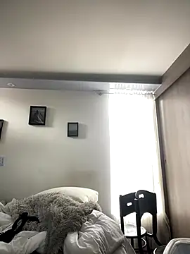 Snapshot of Cara-Hadley chatting on 10.13.25 Cara-Hadley online show from 10.13.25