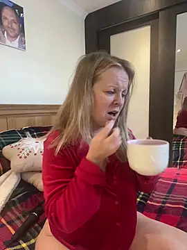 madamlillyrose online show from 01.16.26