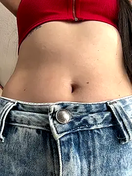 Snapshot of PamelaJonsom_ chatting on 12.22.25 PamelaJonsom online show from 12.22.25