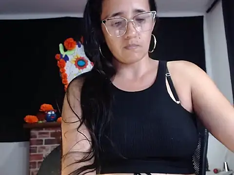 Lucyy Naugthy online show from 11.13.25