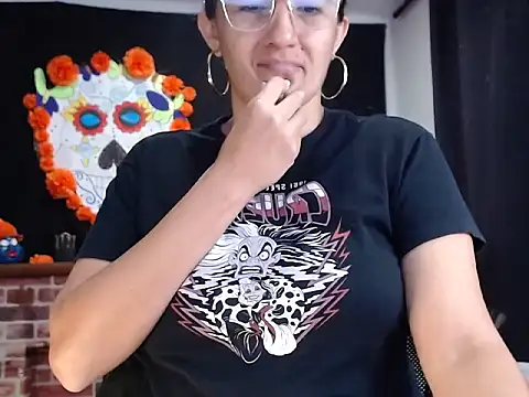 Lucyy Naugthy online show from 11.21.25